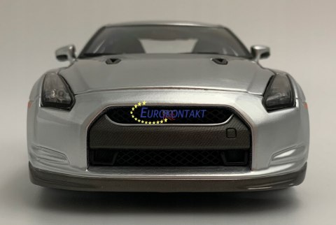 NISSAN GT-R R-35 silver 1:18 model BBurago 12079 NISSAN GT-R R-35 silver 1:18 model BBurago 12079