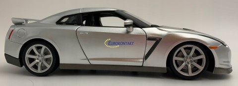 NISSAN GT-R R-35 silver 1:18 model BBurago 12079 NISSAN GT-R R-35 silver 1:18 model BBurago 12079