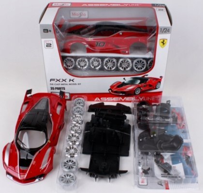 Ferrari FXX K 1:24 do składania Maisto 39132 Ferrari FXX K 1:24 do składania Maisto 39132