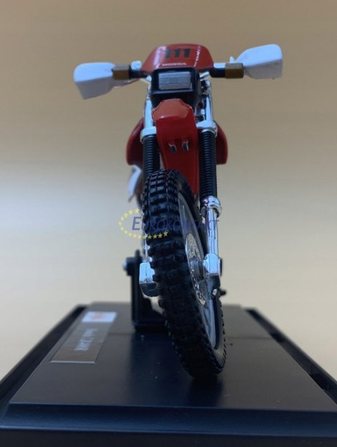 HONDA XR400R model na podstawce 1:18 Maisto HONDA XR400R model na podstawce 1:18 Maisto