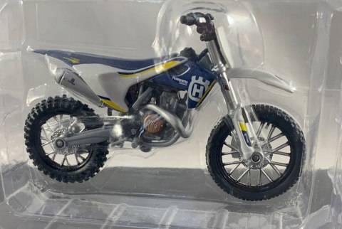 Husqvarna FC 450 na podstawce model Maisto 1:18 Husqvarna FC 450 na podstawce model Maisto 1:18