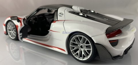 PORSCHE 918 Spyder Weissach #3 1:24 BBurago 28009 PORSCHE 918 Spyder Weissach #3 1:24 BBurago 28009