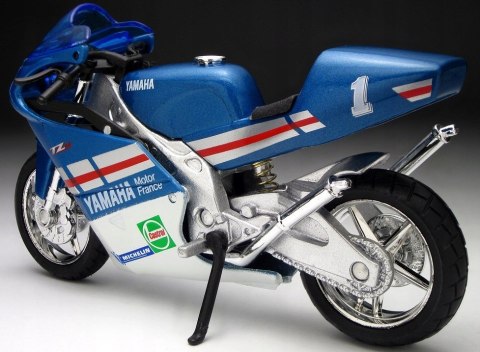 YAMAHA TZ 250M 1994 motocykl 1:18 Welly metalowy
