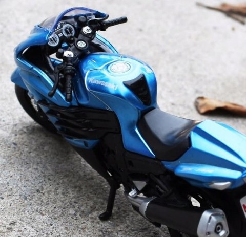 KAWASAKI Ninja ZX 14R motocykl model 1:18 Maisto KAWASAKI Ninja ZX 14R motocykl model 1:18 Maisto