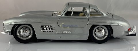 Mercedes 300 SL 1954 Gullwing 1:24 Bburago 22023 Mercedes 300 SL 1954 Gullwing 1:24 Bburago 22023