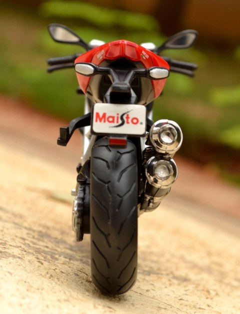DUCATI Streetfighter SP motocykl model 1:12 Maisto DUCATI Streetfighter SP motocykl model 1:12 Maisto