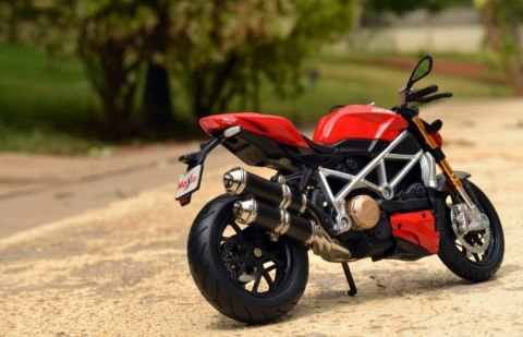DUCATI Streetfighter SP motocykl model 1:12 Maisto DUCATI Streetfighter SP motocykl model 1:12 Maisto