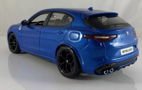 Alfa Romeo Stelvio blue 1:24 model Bburago 21086 Alfa Romeo Stelvio blue 1:24 model Bburago 21086