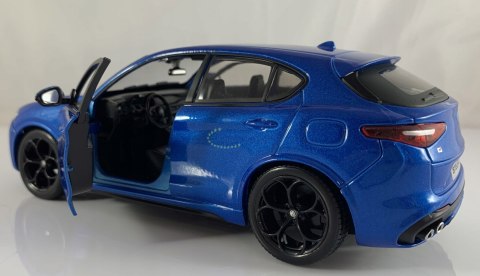 Alfa Romeo Stelvio blue 1:24 model Bburago 21086 Alfa Romeo Stelvio blue 1:24 model Bburago 21086