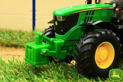 Traktor JOHN DEERE 6195M 1:32 Britains 43150 Traktor JOHN DEERE 6195M 1:32 Britains 43150