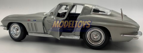 Chevrolet CORVETTE 1965 1:18 model Maisto 31640 Chevrolet CORVETTE 1965 1:18 model Maisto 31640