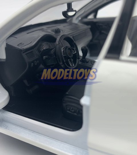 Porsche Macan white 1:24 model Bburago 21077 SUV Porsche Macan white 1:24 model Bburago 21077 SUV