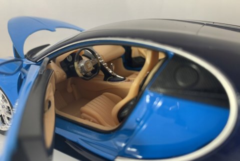 BUGATTI Chiron blue MODEL METAL WELLY 1:24 BUGATTI Chiron blue MODEL METAL WELLY 1:24