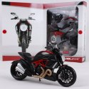 DUCATI Diavel Carbon d składania 1:12 Maisto 39196