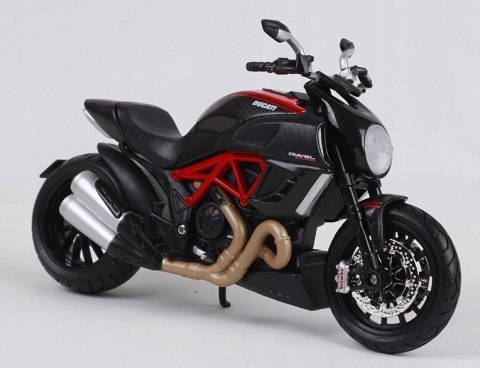DUCATI Diavel Carbon d składania 1:12 Maisto 39196 DUCATI Diavel Carbon d składania 1:12 Maisto 39196