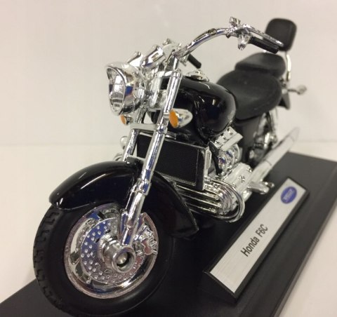 HONDA F6 C Valkyrie motocykl model 1:18 Welly HONDA F6 C Valkyrie motocykl model 1:18 Welly