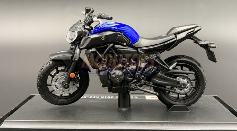 YAMAHA MT-07 2018 model na podstawce 1:18 Maisto YAMAHA MT-07 2018 model na podstawce 1:18 Maisto