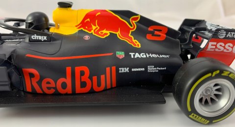 Bolid F1 Red Bull RB14 #3 Ricciardo RC Maisto 1:24 Bolid F1 Red Bull RB14 #3 Ricciardo RC Maisto 1:24