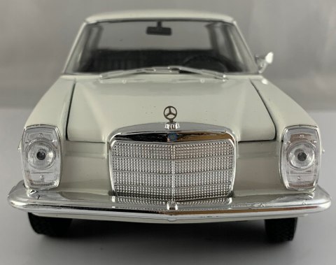 MERCEDES-BENZ W115 220 MODEL METAL WELLY 1:24 MERCEDES-BENZ W115 220 MODEL METAL WELLY 1:24