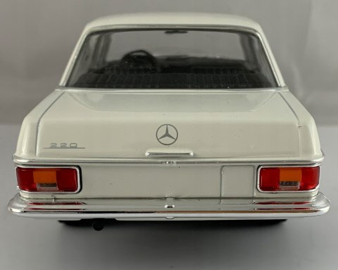 MERCEDES-BENZ W115 220 MODEL METAL WELLY 1:24 MERCEDES-BENZ W115 220 MODEL METAL WELLY 1:24
