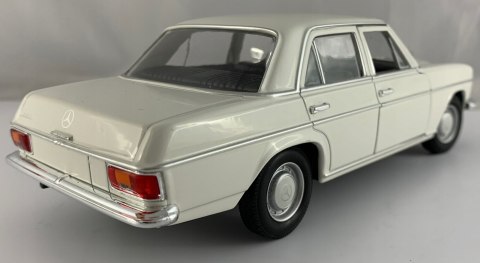 MERCEDES-BENZ W115 220 MODEL METAL WELLY 1:24 MERCEDES-BENZ W115 220 MODEL METAL WELLY 1:24