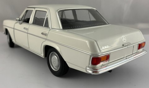 MERCEDES-BENZ W115 220 MODEL METAL WELLY 1:24 MERCEDES-BENZ W115 220 MODEL METAL WELLY 1:24