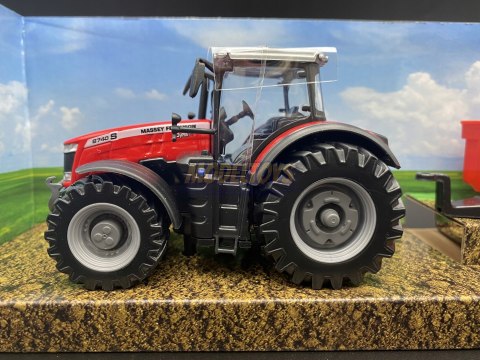 Traktor Massey Ferguson 8740S przyczepa BBURAGO Traktor Massey Ferguson 8740S przyczepa BBURAGO