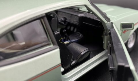FORD Capri 1972 1:24 model Bburago 21093 FORD Capri 1972 1:24 model Bburago 21093