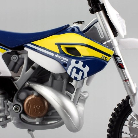 HUSQVARNA FE 501 PODSTAWKA model 1:12 Maisto 32706 HUSQVARNA FE 501 PODSTAWKA model 1:12 Maisto 32706