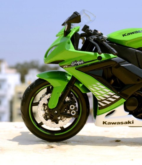 KAWASAKI ZX 10R Ninja PODSTAWKA 1:12 Maisto 32709 KAWASAKI ZX 10R Ninja PODSTAWKA 1:12 Maisto 32709