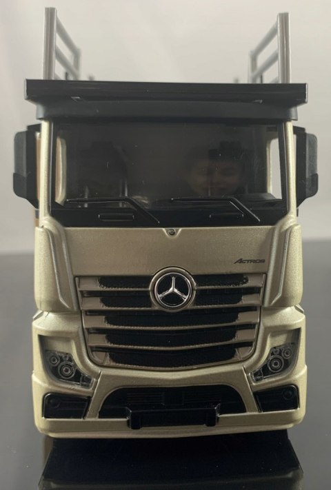Mercedes ACTROS lora Volkswagen Polo Bburago 1:43 Mercedes ACTROS lora Volkswagen Polo Bburago 1:43