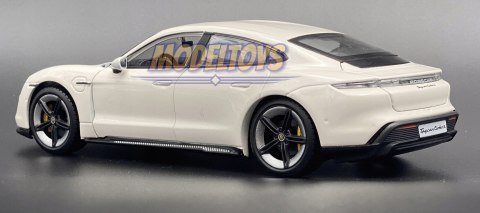 Porsche TAYCAN Turbo S 1:24 model Bburago 21098 Porsche TAYCAN Turbo S 1:24 model Bburago 21098