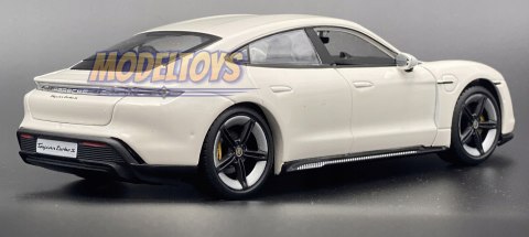 Porsche TAYCAN Turbo S 1:24 model Bburago 21098 Porsche TAYCAN Turbo S 1:24 model Bburago 21098