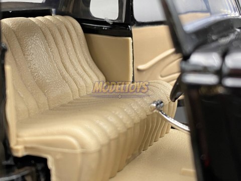 Ford Coupe 1934 Hardtop model 1:24 Motormax 73217 Ford Coupe 1934 Hardtop model 1:24 Motormax 73217