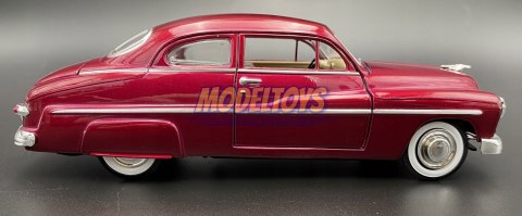 Mercury Coupe 1949 bordo model 1:24 Motormax 73225 Mercury Coupe 1949 bordo model 1:24 Motormax 73225