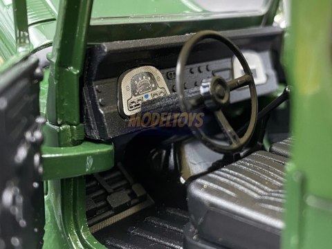 Toyota FJ 40 Hard Top 1:24 Motormax 79323 Toyota FJ 40 Hard Top 1:24 Motormax 79323