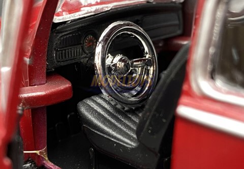 VW Classic Beetle Roof Luggage 1:24 Motormax 79559 VW Classic Beetle Roof Luggage 1:24 Motormax 79559