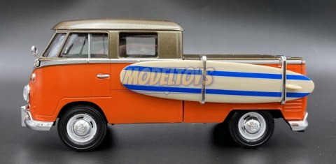 VW Type 2 T1 Pickup z deską 1:24 Motormax 79560 VW Type 2 T1 Pickup z deską 1:24 Motormax 79560
