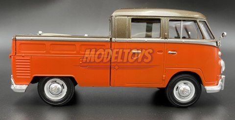 VW Type 2 T1 Pickup z deską 1:24 Motormax 79560 VW Type 2 T1 Pickup z deską 1:24 Motormax 79560