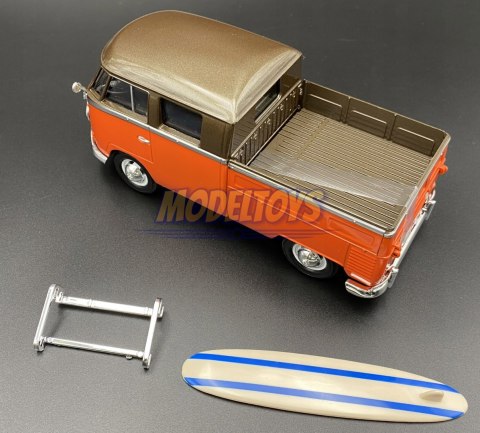 VW Type 2 T1 Pickup z deską 1:24 Motormax 79560 VW Type 2 T1 Pickup z deską 1:24 Motormax 79560
