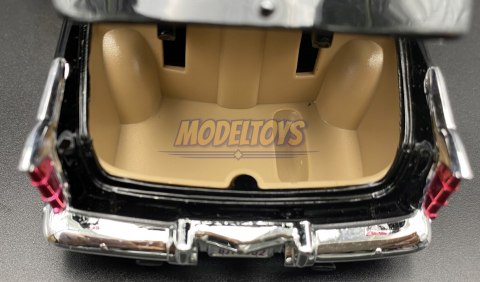 Chrysler C300 1955 model 1:24 Motormax 73302 Chrysler C300 1955 model 1:24 Motormax 73302