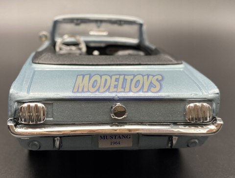 Ford MUSTANG 1/2 1964 cabrio 1:24 Motormax 73212 Ford MUSTANG 1/2 1964 cabrio 1:24 Motormax 73212