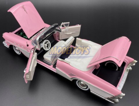 BUICK Roadmaster 1957 1:18 model Motormax 73152 BUICK Roadmaster 1957 1:18 model Motormax 73152