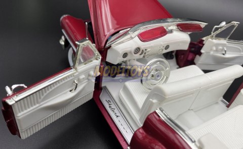 BUICK Skylark 1953 1:18 model Motormax 73129 BUICK Skylark 1953 1:18 model Motormax 73129