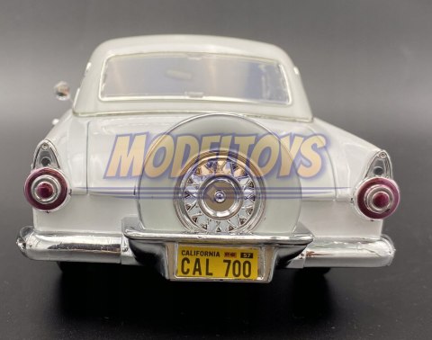 Ford Thunderbird 1956 1:18 model Motormax 73176 Ford Thunderbird 1956 1:18 model Motormax 73176