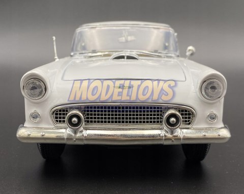 Ford Thunderbird 1956 1:18 model Motormax 73176 Ford Thunderbird 1956 1:18 model Motormax 73176