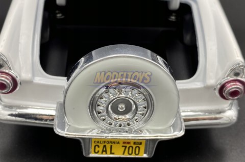 Ford Thunderbird 1956 1:18 model Motormax 73176 Ford Thunderbird 1956 1:18 model Motormax 73176