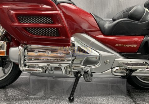 HONDA GL 1800 Gold Wing DUŻA 44cm 1:6 Motormax HONDA GL 1800 Gold Wing DUŻA 44cm 1:6 Motormax
