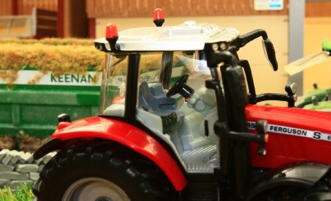 Massey Ferguson 6718 S 1:32 Britains 43235 Massey Ferguson 6718 S 1:32 Britains 43235