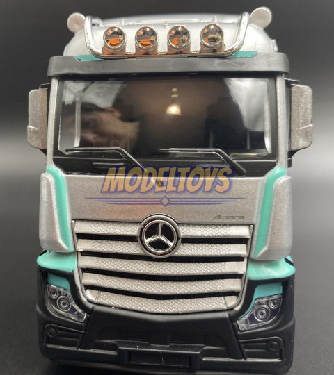Mercedes ACTROS GigaSpace Custom Cabs Bburago 1:43 Mercedes ACTROS GigaSpace Custom Cabs Bburago 1:43